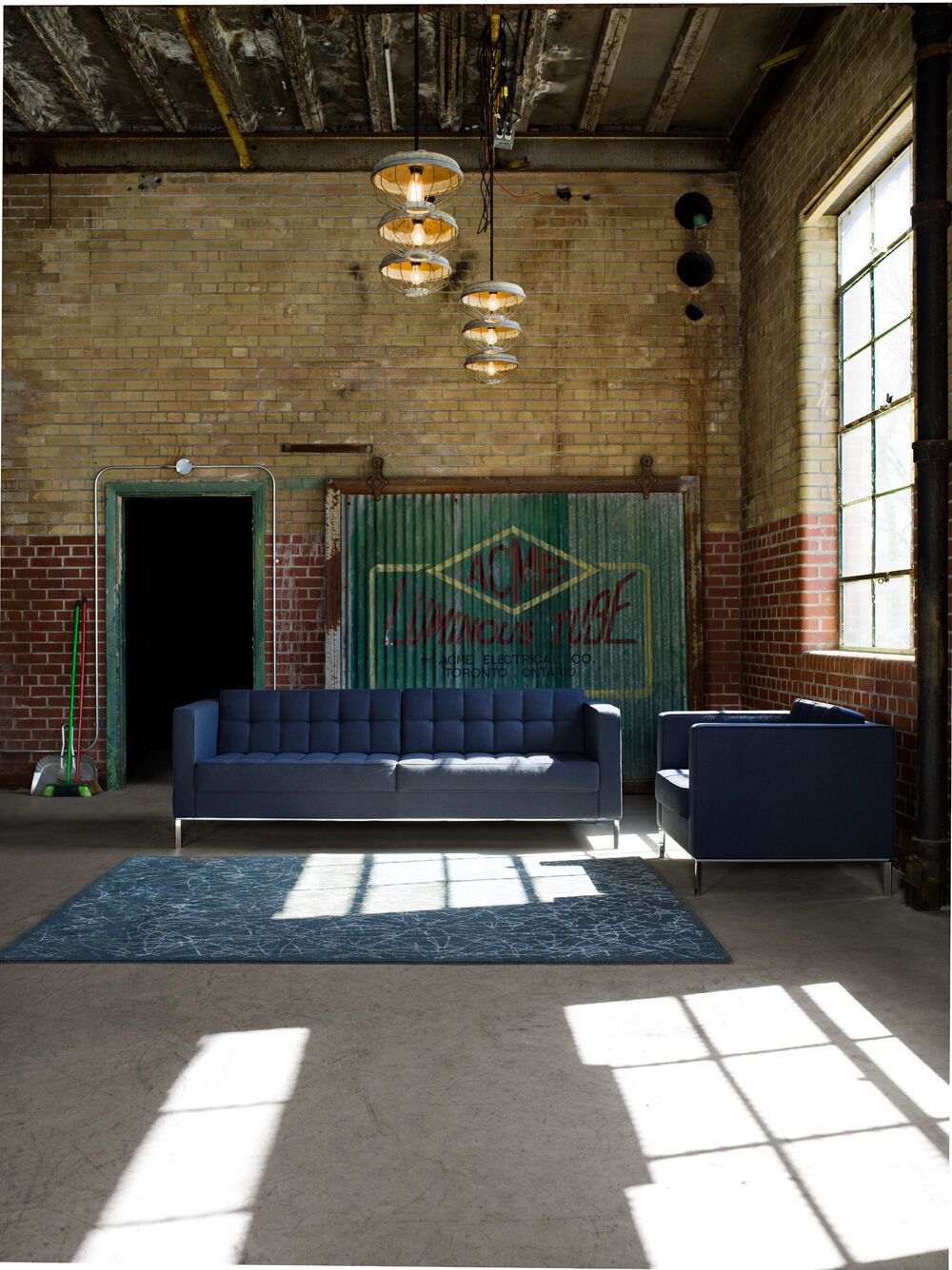 km-tufted tuxedo lounge chair | keilhauer - image 10