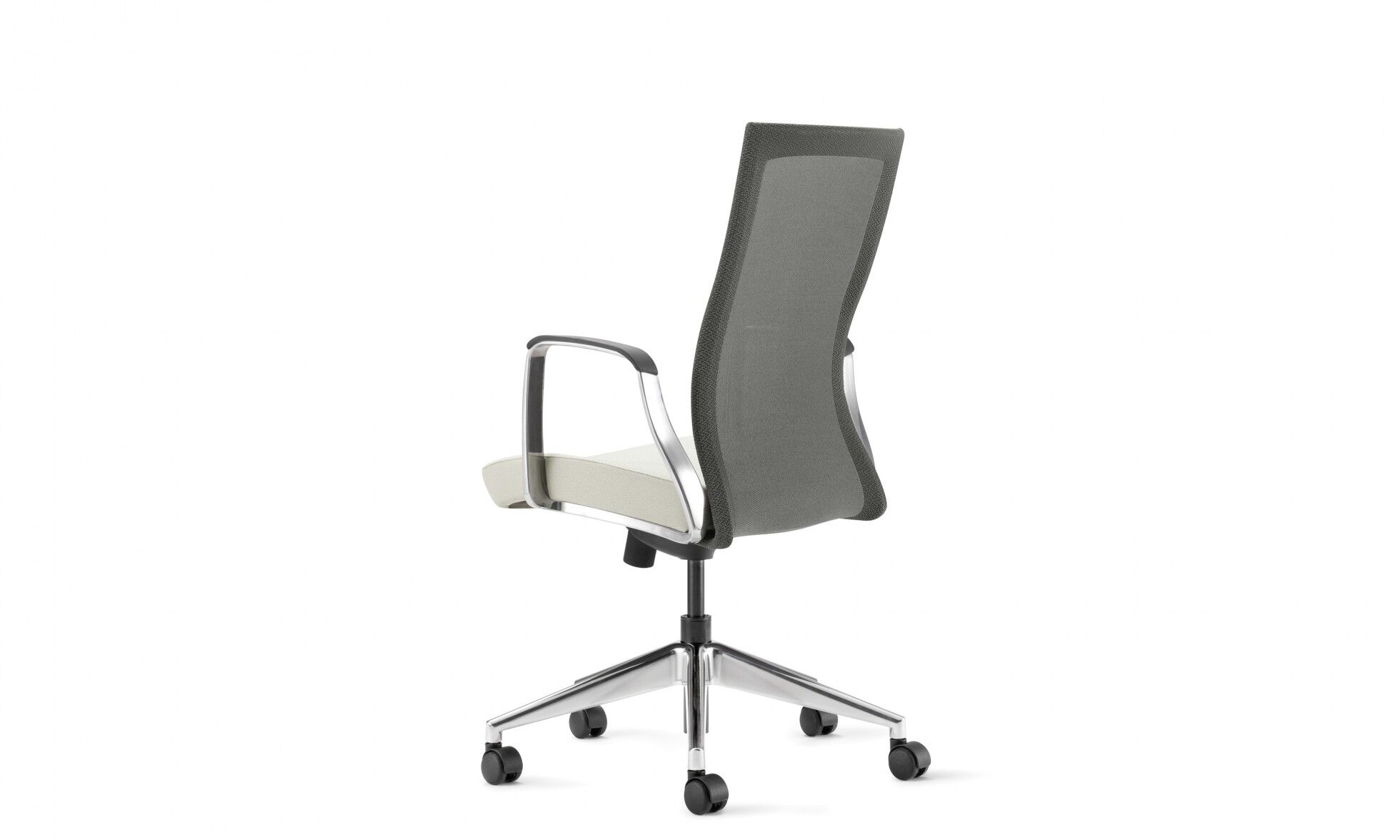 portrait | source international - image 14