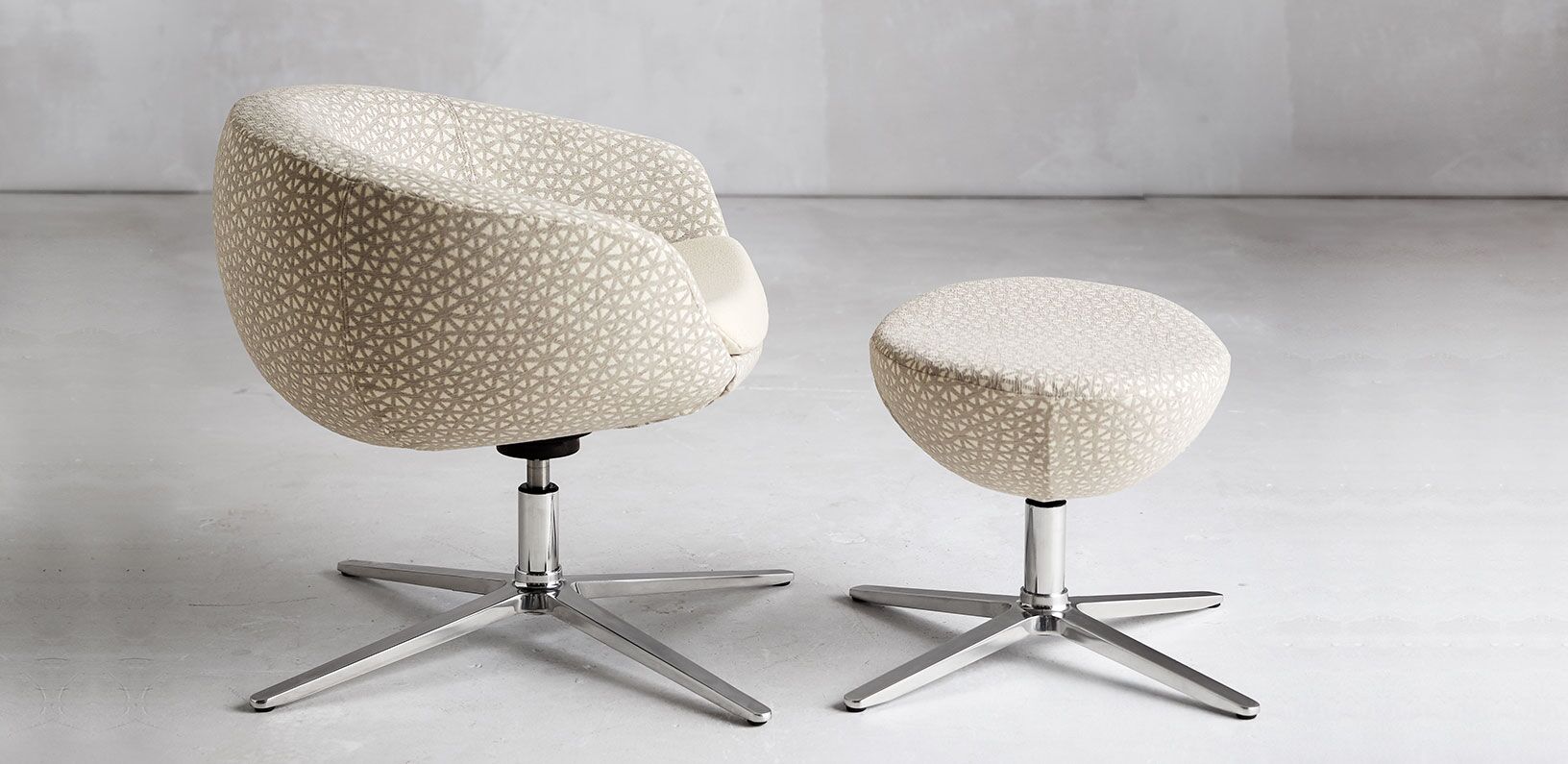 luna ottomans | via seating - image 15