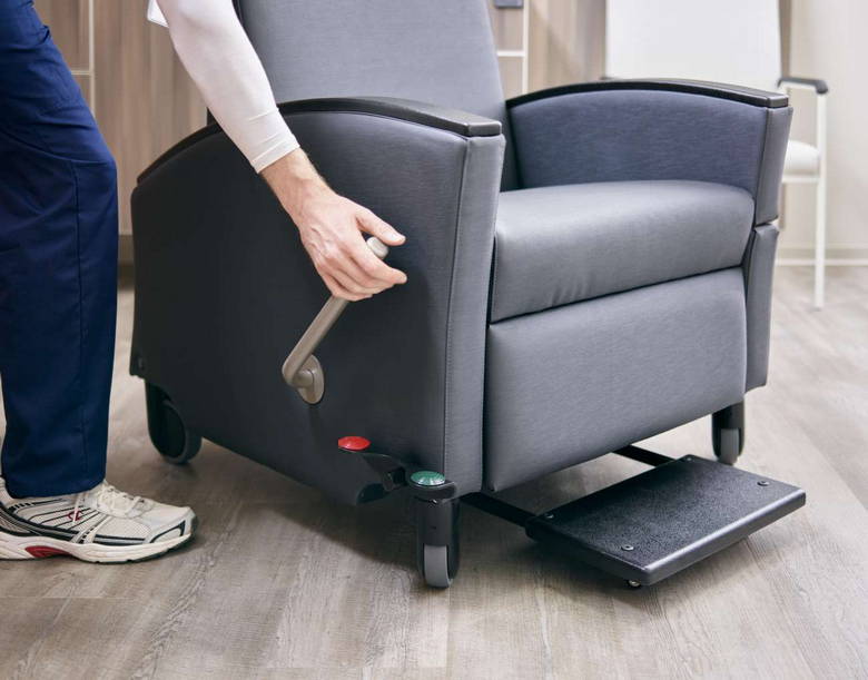 voyage - recliner | ofs - image 3