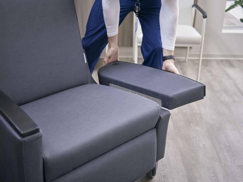 voyage - recliner | ofs - image 4