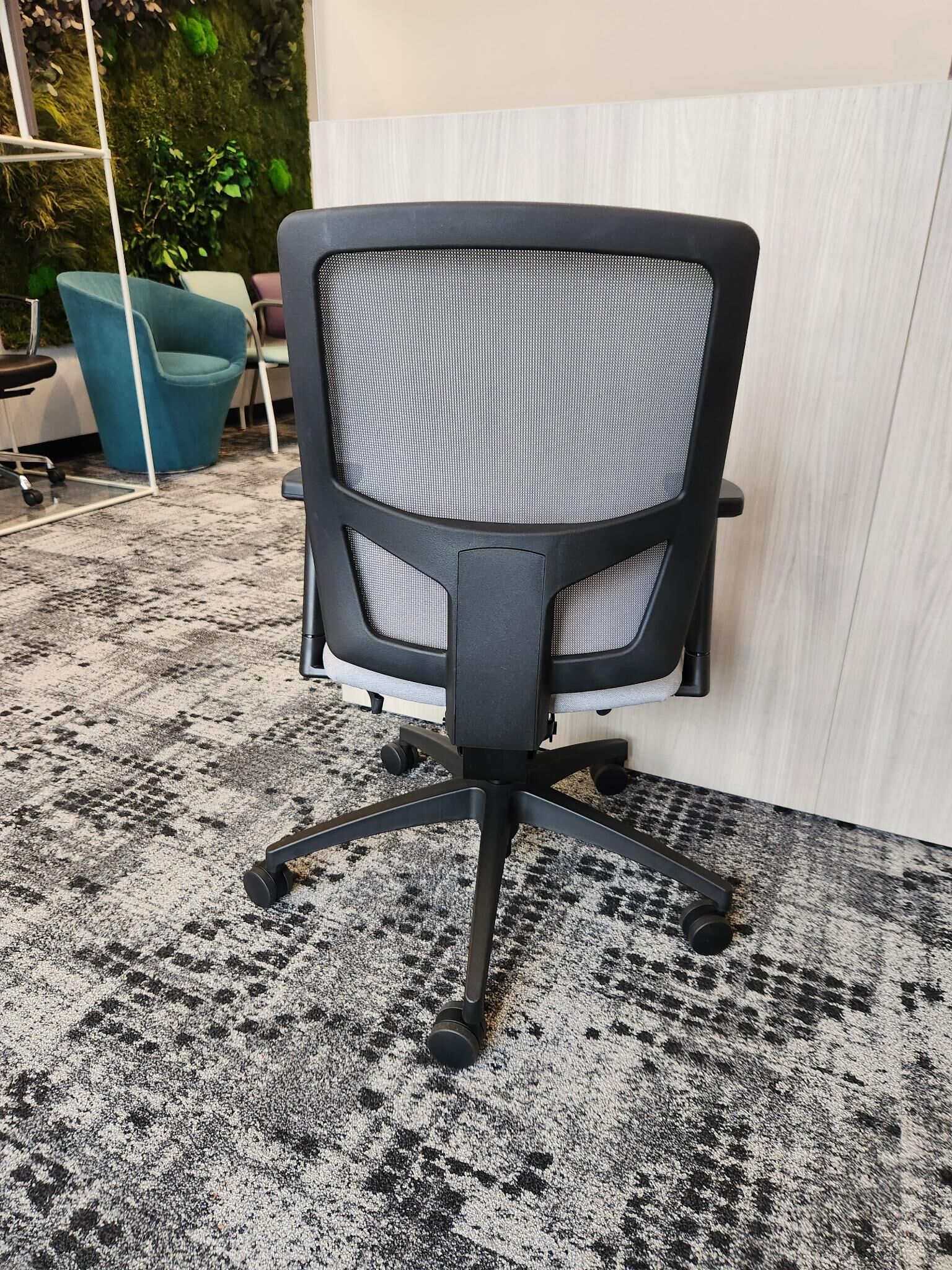 airus task chair | ofs - image 2