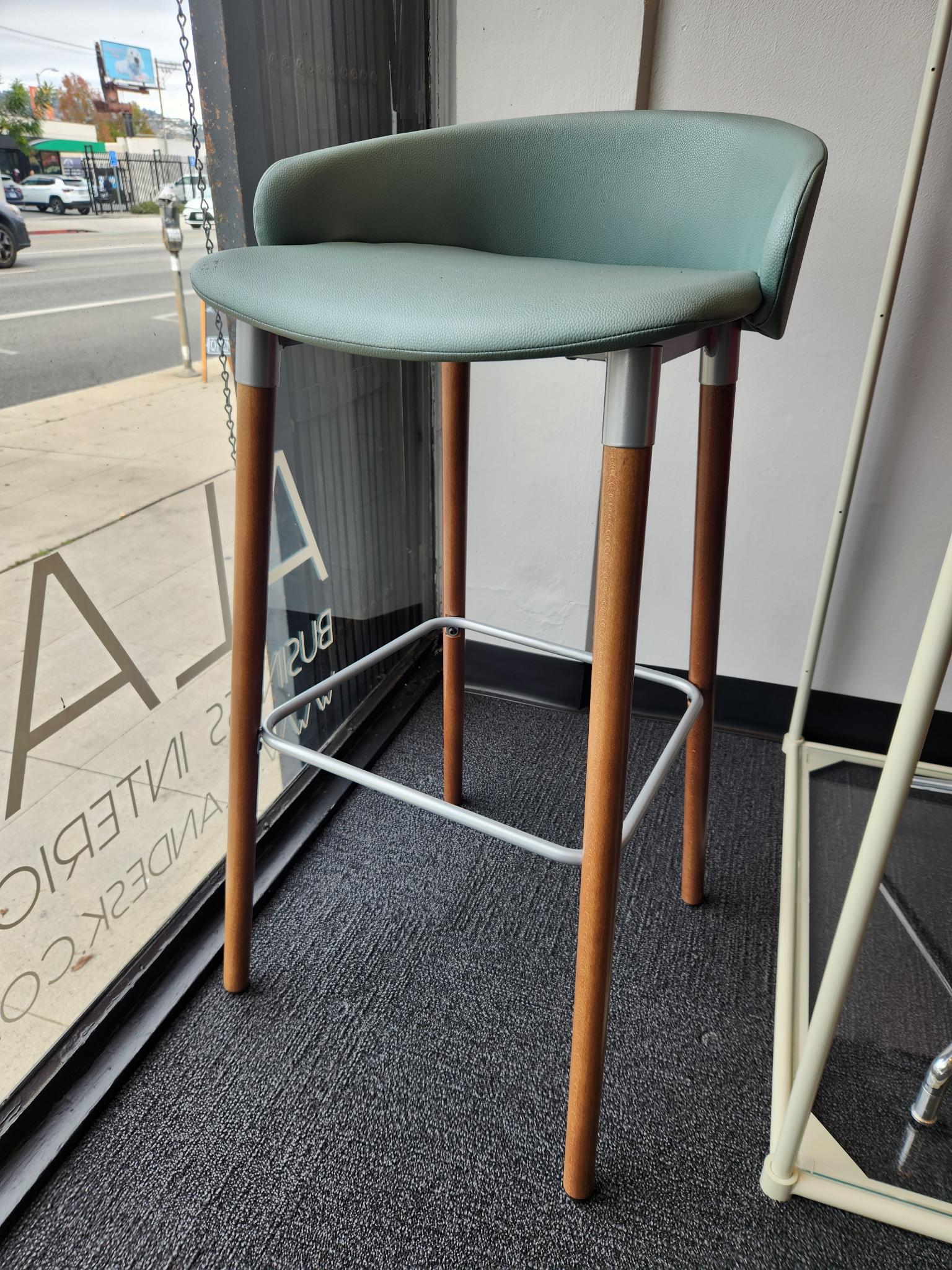 ardha barstool | carolina