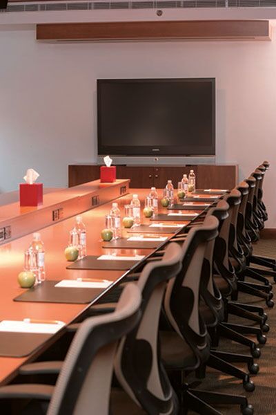 simple stool | keilhauer - image 12