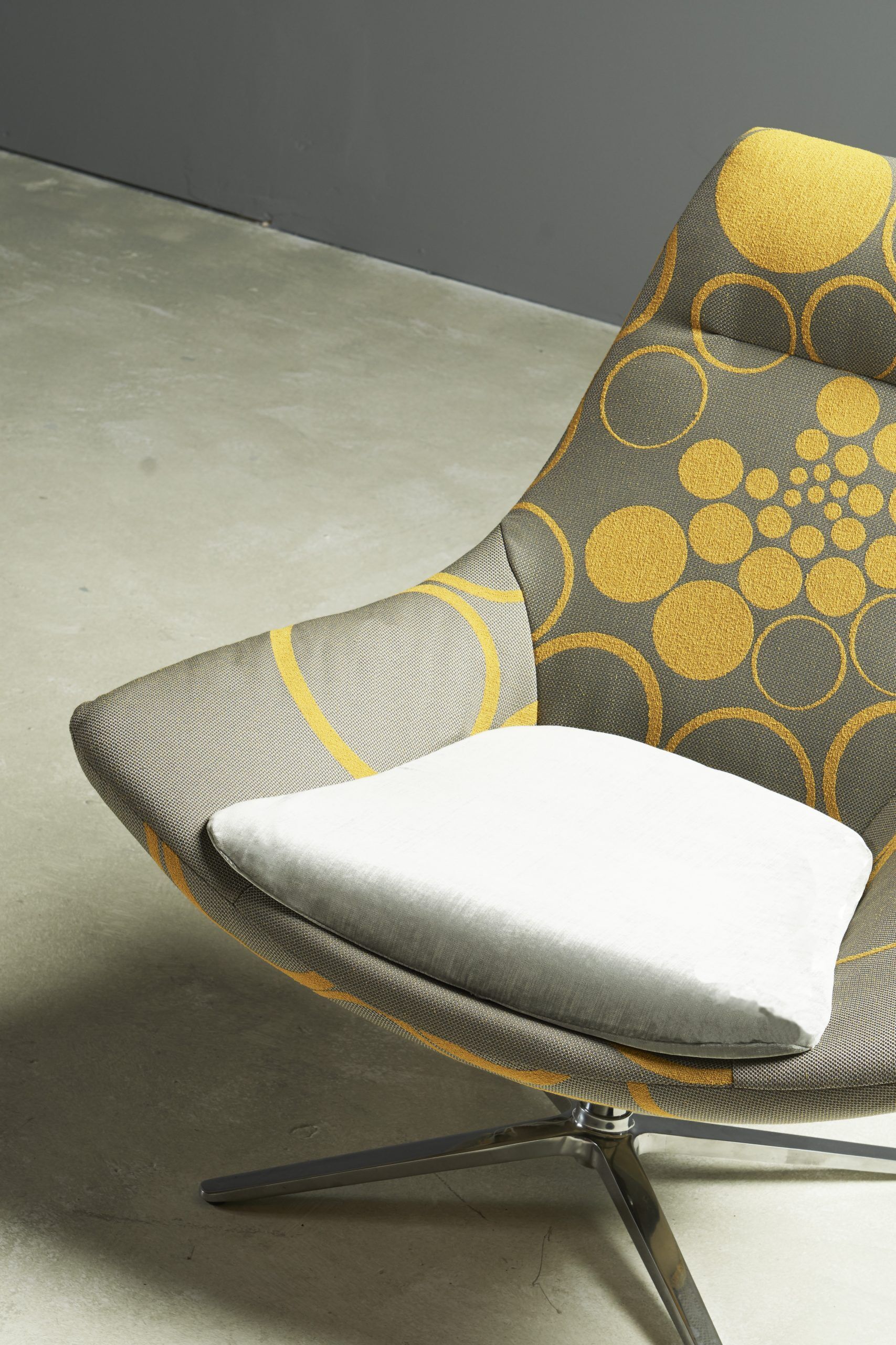 astro lounge seating | via seating - image 12