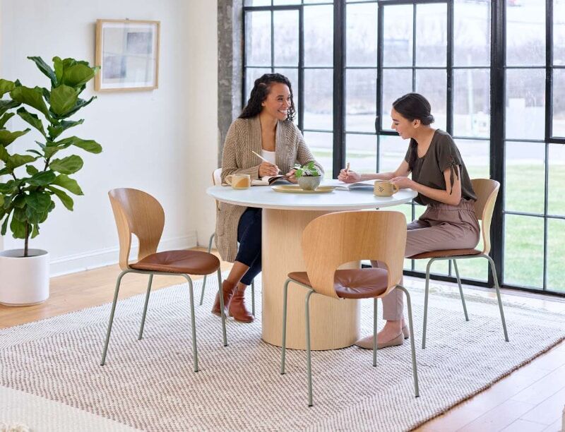 zero guest chair | ofs - image 5