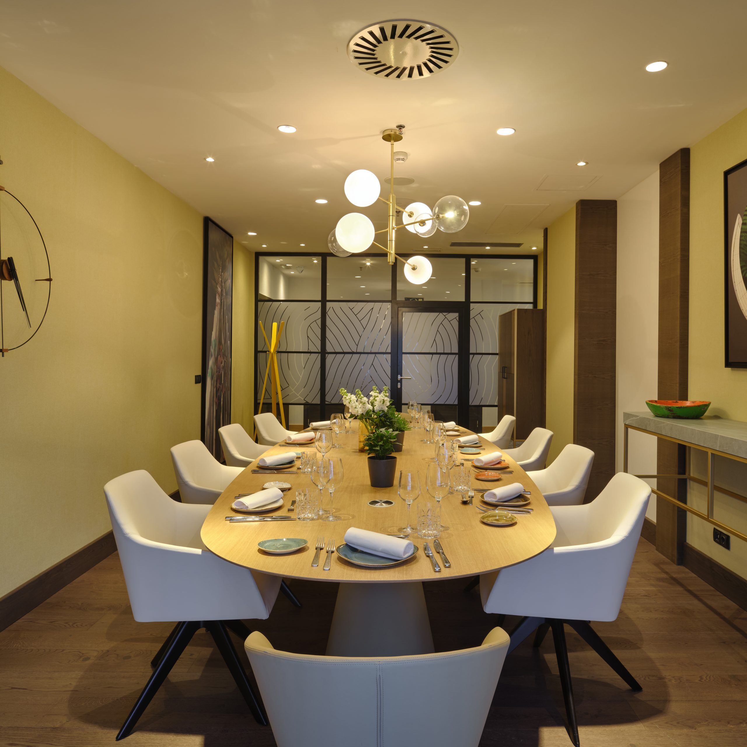 reverse conference table | andreu world - image 15