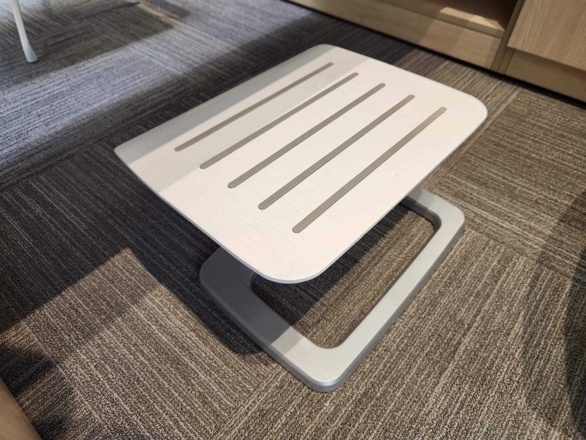 hana foot rest | fellowes