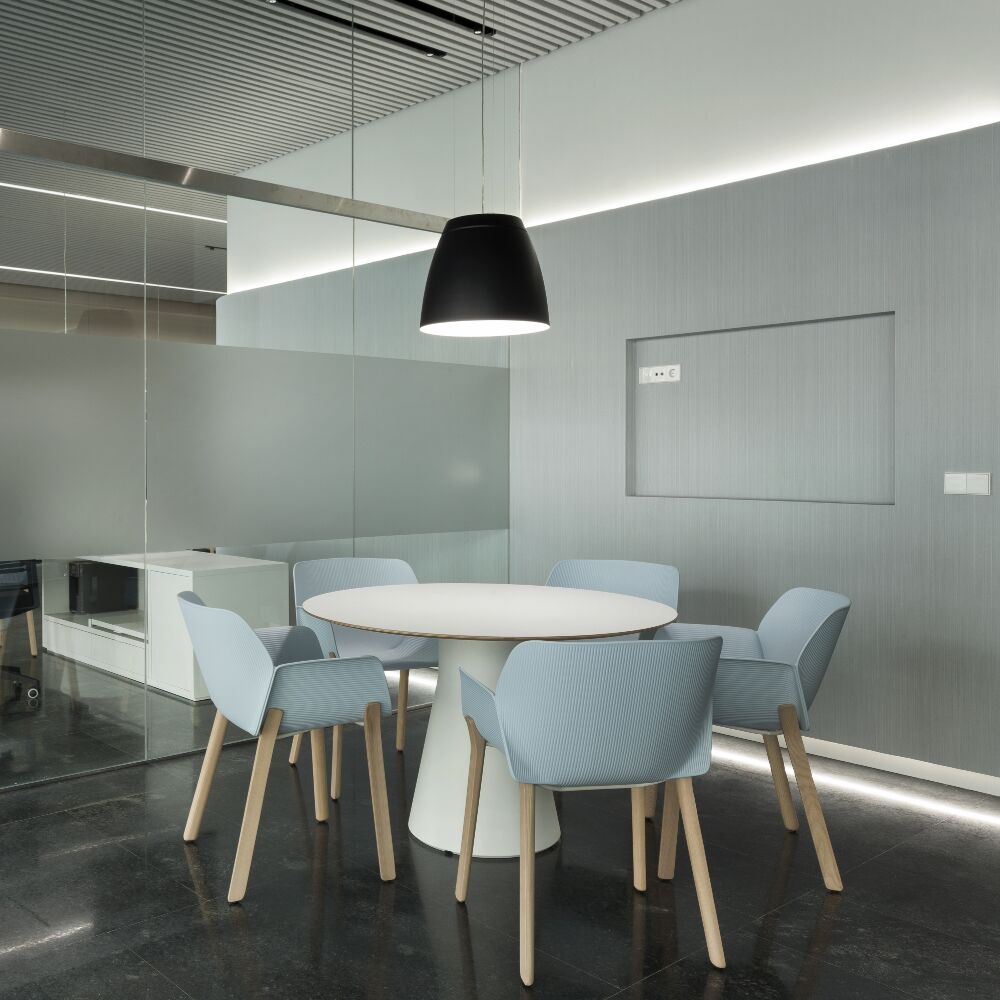 reverse meeting table | andreu world - image 13