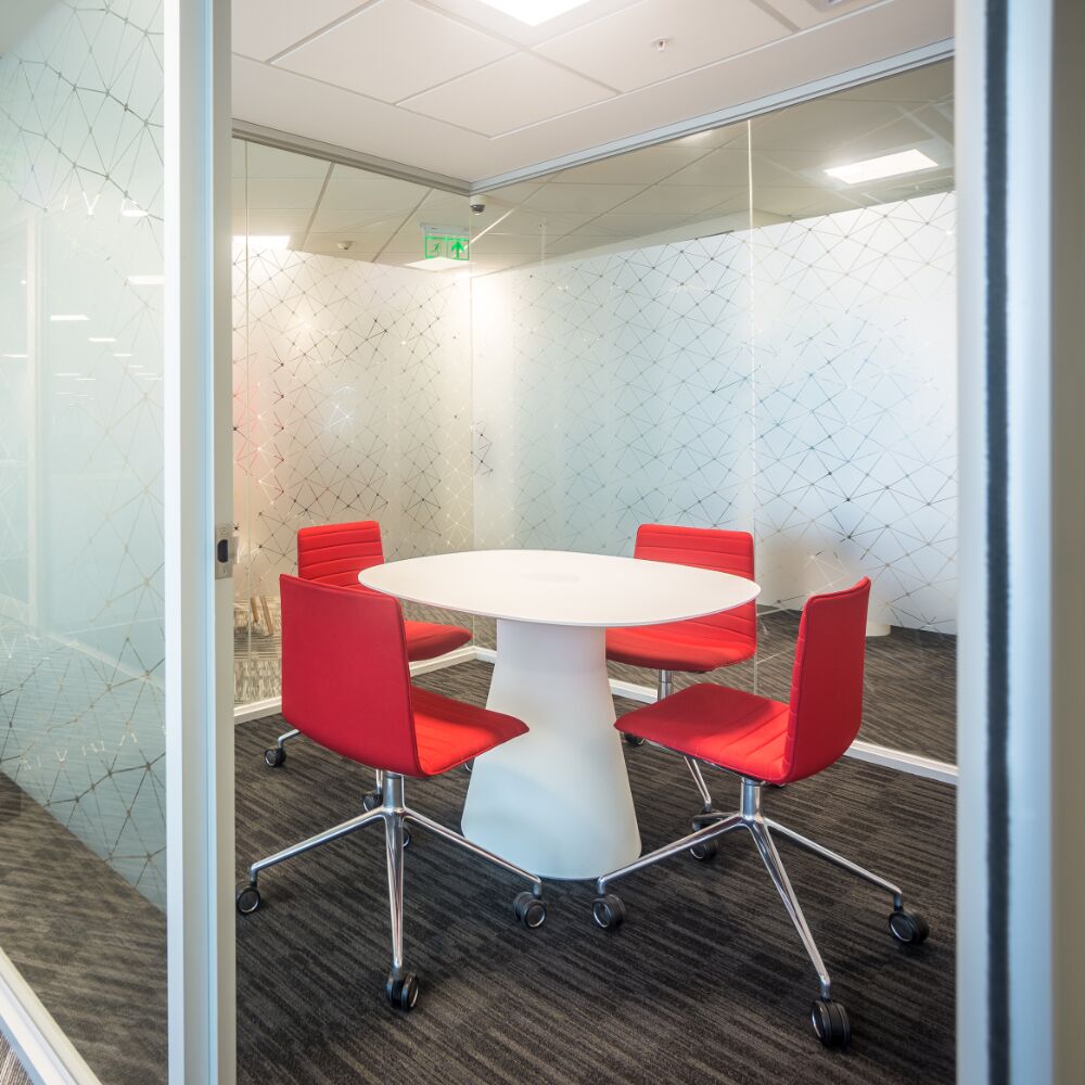 reverse meeting table | andreu world - image 7