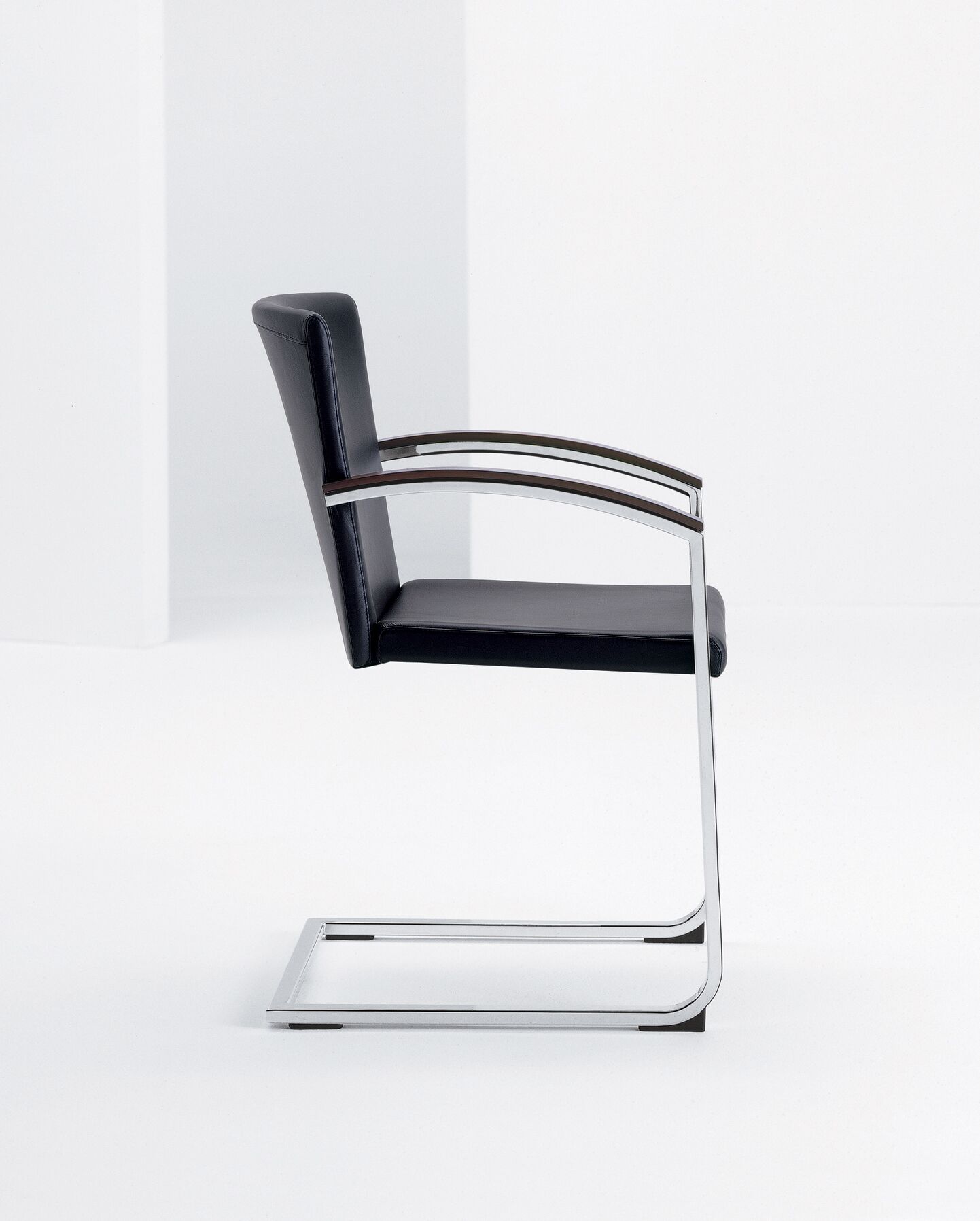 sign guest chair | arcadia - image 5