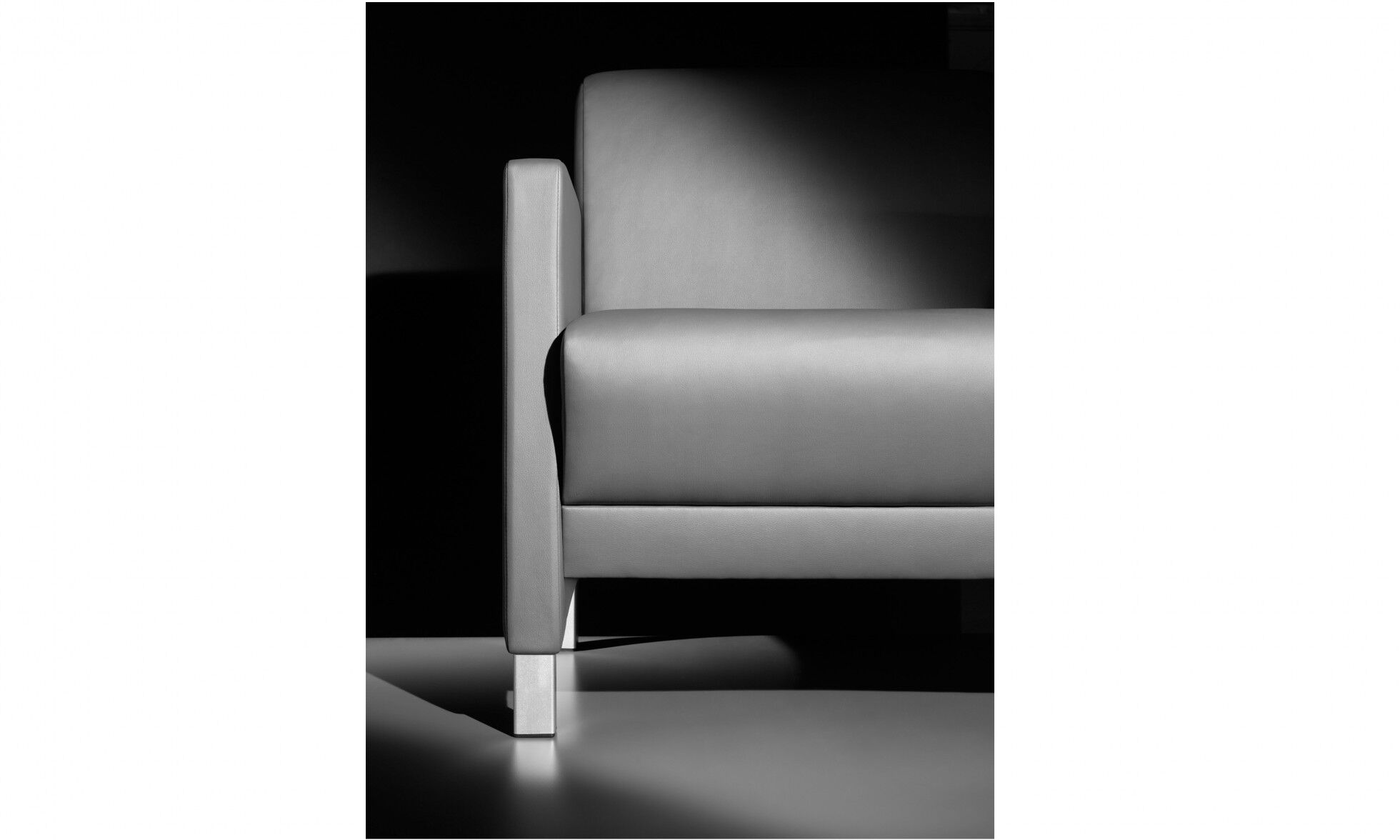 vee lounge seating | source international - image 14